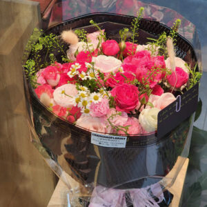 Bó hoa hồng nhiều màu kết hợp