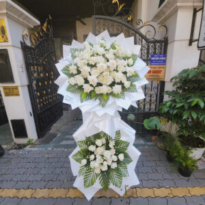 Kệ hoa trắng chia buồn