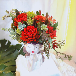 Hoa sen đá cô gái đẹp