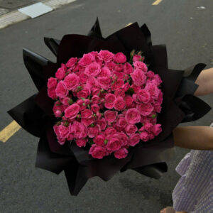 Bó Hoa Hồng Chùm Hồng Kiêu Kỳ Dark Magenta Romance Bouquet