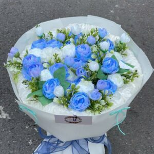 Bó Hoa Trà Lụa Tone Xanh Dương Cao Cấp – Vẻ Đẹp Sang Trọng & Tinh Tế