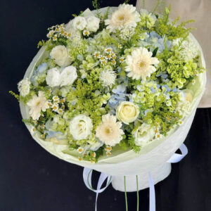 Bó Hoa Hồng Trắng & Đồng Tiền Nhí White Gardenia Romance – Thanh Xuân Dịu Mát